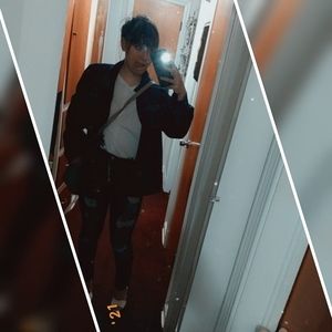 Meet your Posher, Larissa